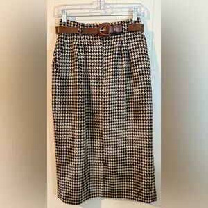 Evan Picone Vintage Houndstooth Patterned Skirt with Belt, Size 6